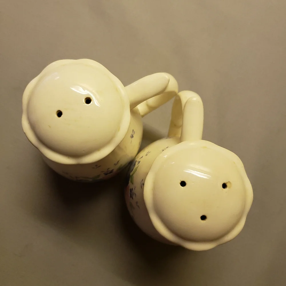 Vtg 80s Nikko Dauphine Floral Handles Salt & Pepper Shakers Stove Top